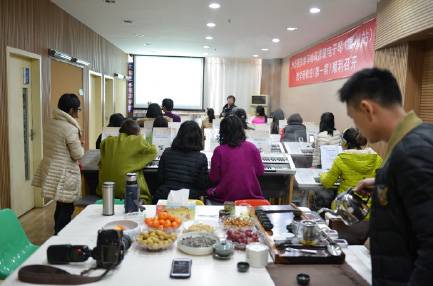 一场学习气氛浓厚的利记sbobet双排键电子琴教材研修会——记温州文海琴行举办的利记sbobet双排键电子琴研修会